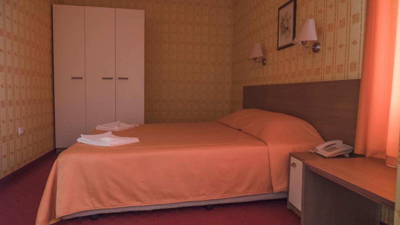וארנה Park Hotel Persey מראה חיצוני תמונה