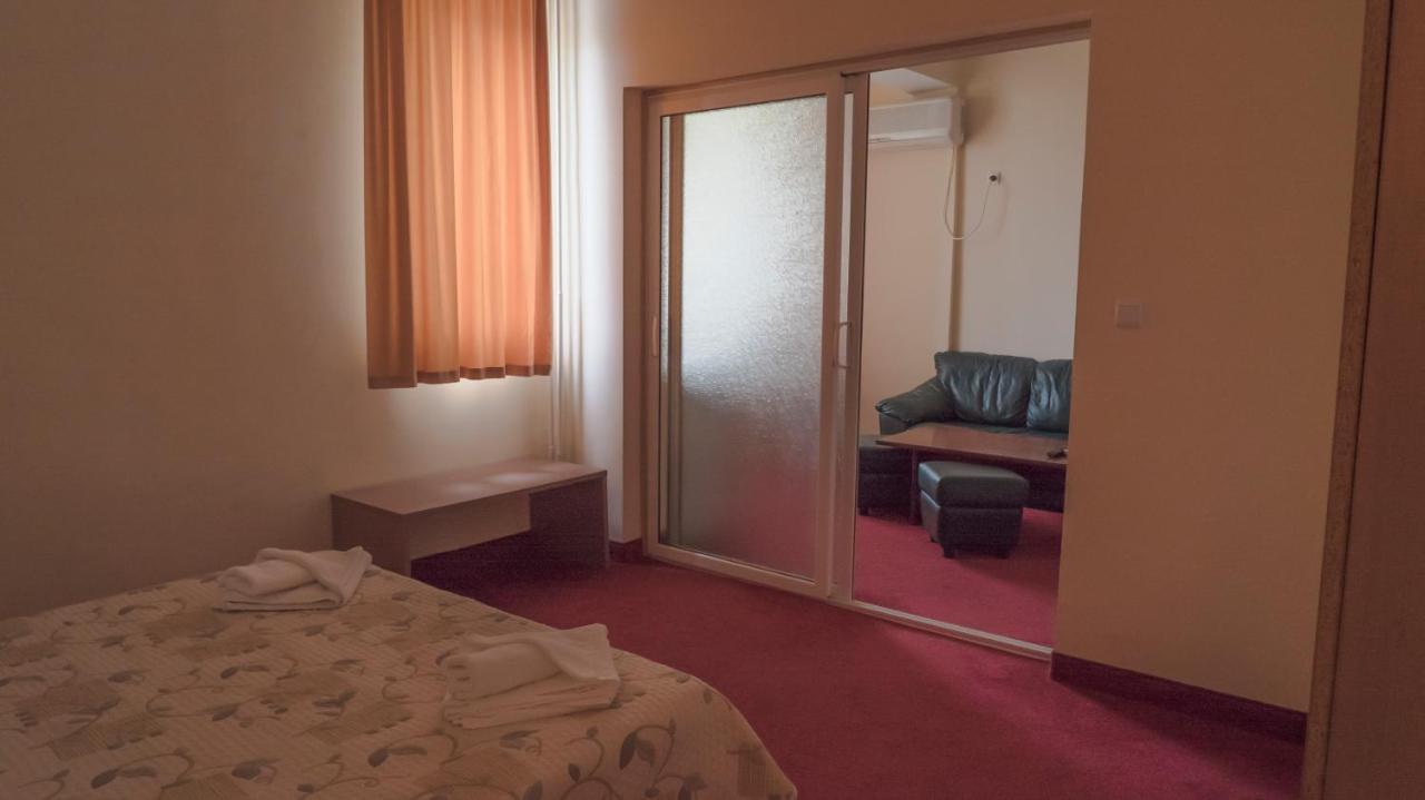 וארנה Park Hotel Persey מראה חיצוני תמונה