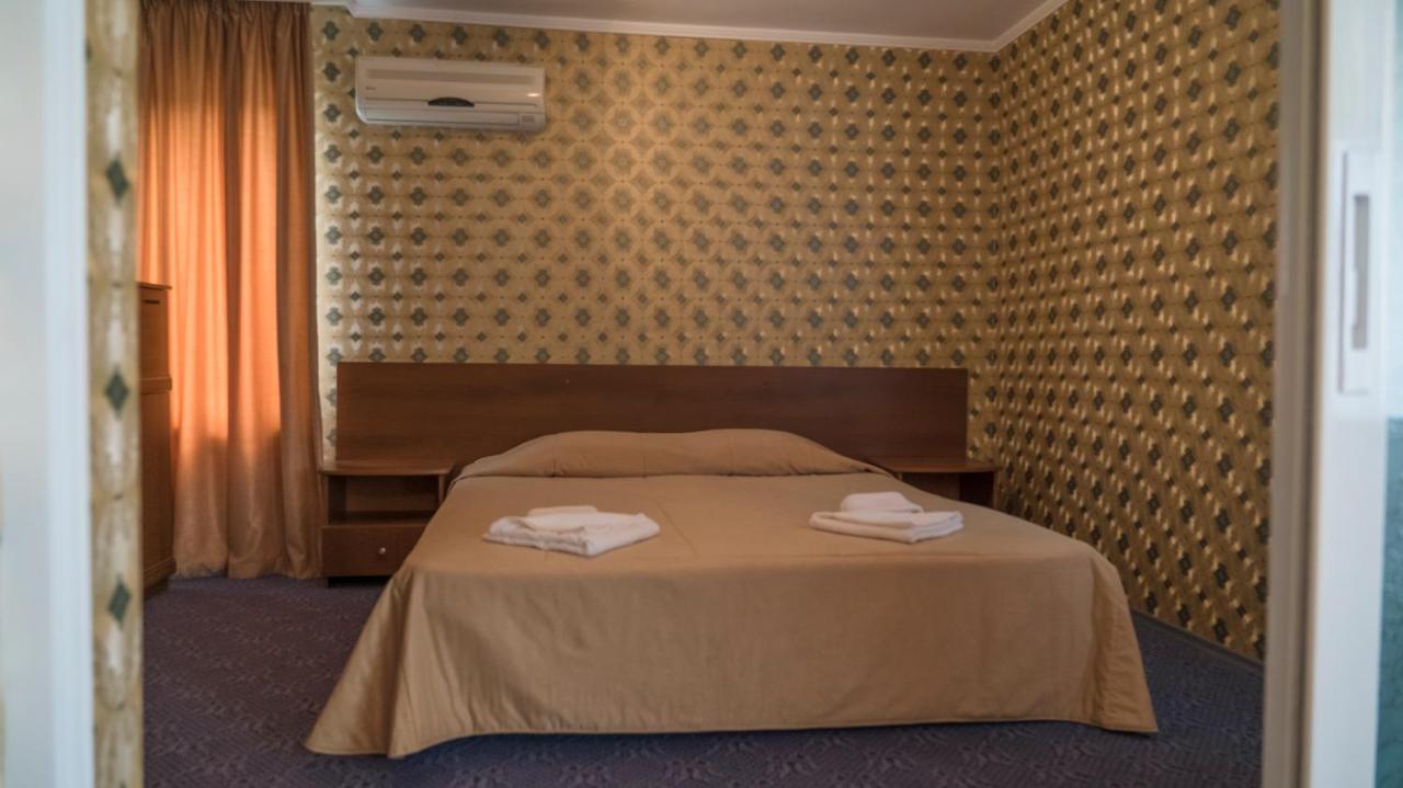 וארנה Park Hotel Persey מראה חיצוני תמונה