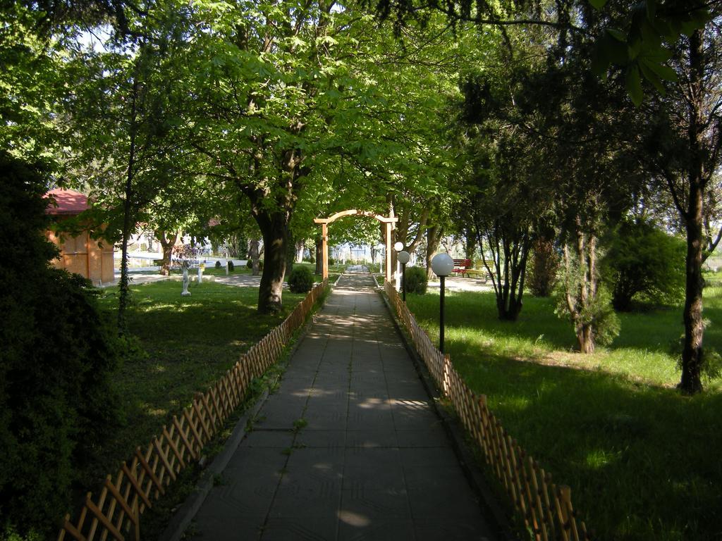 וארנה Park Hotel Persey מראה חיצוני תמונה