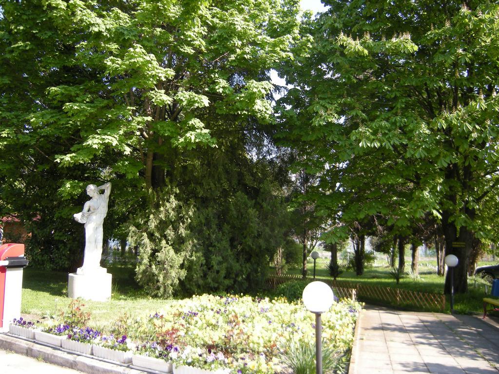 וארנה Park Hotel Persey מראה חיצוני תמונה