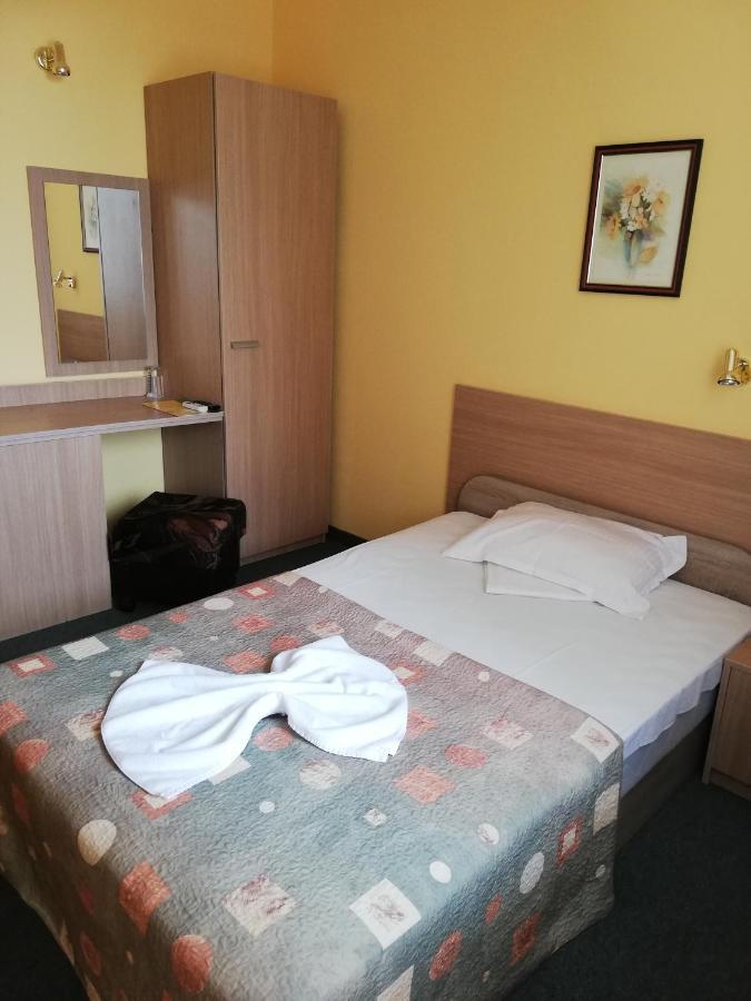 וארנה Park Hotel Persey מראה חיצוני תמונה